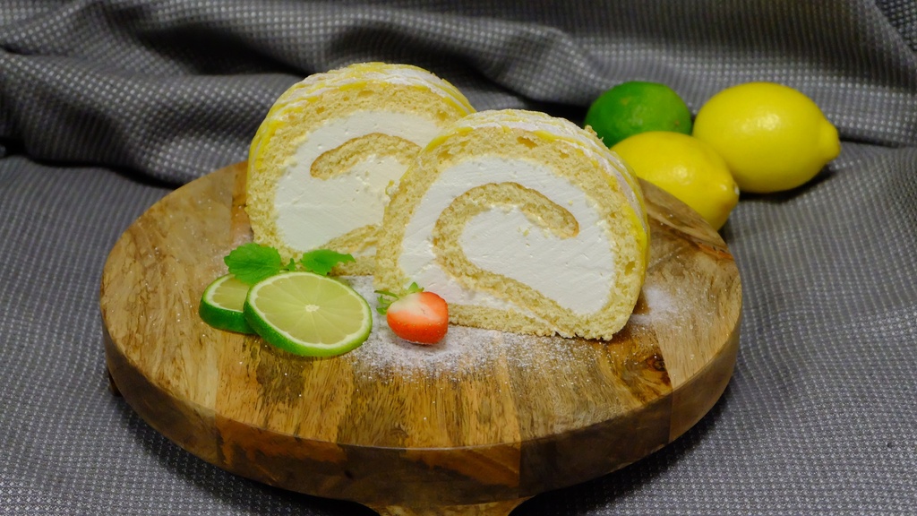 Rullbiskviit koorese sidrunikreemiga KG