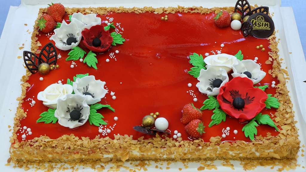 Maasika-toorjuustutort KG