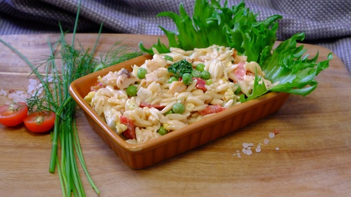 [2120] Värviline kanasalat riisipastaga KG